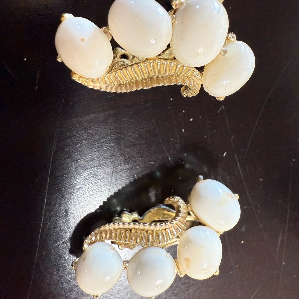 Vintage Elegant Gold finish and Cream Clip-On Earrings light weight